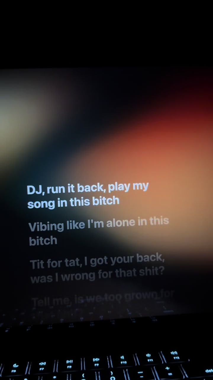 @🎧