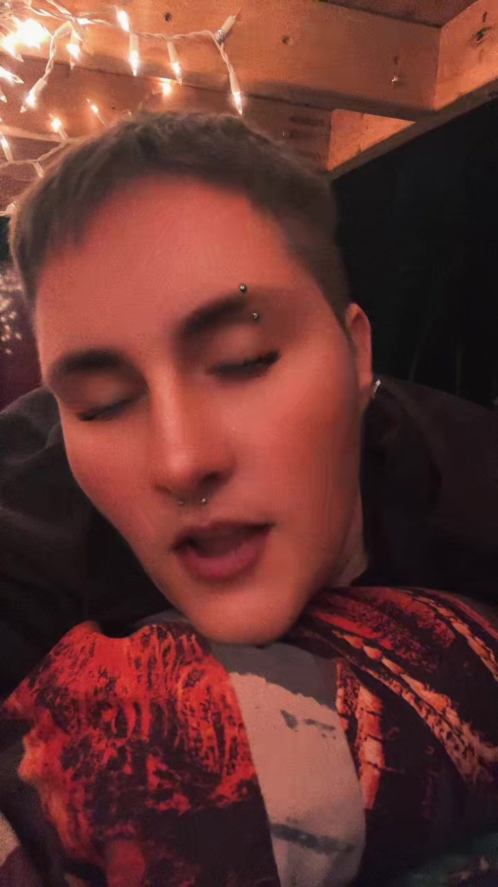 @👑queen👑_psycho_gremlin32