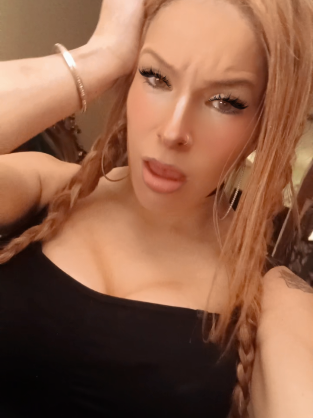 @UrNaughtyLilStepSis♡
