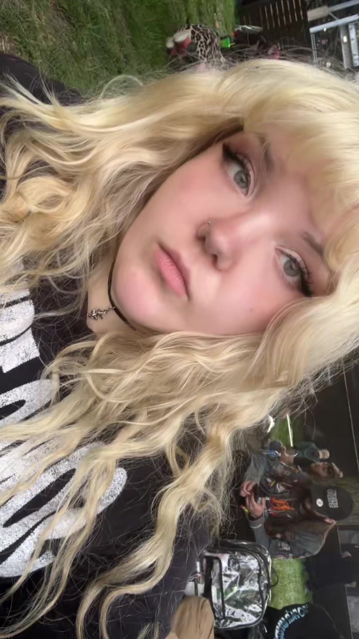 @Em 🖤