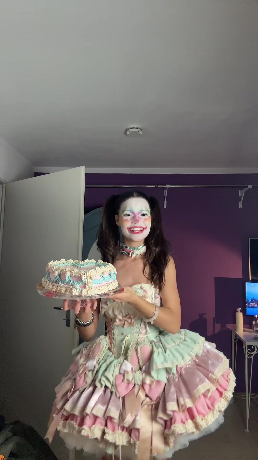@modelazrajones