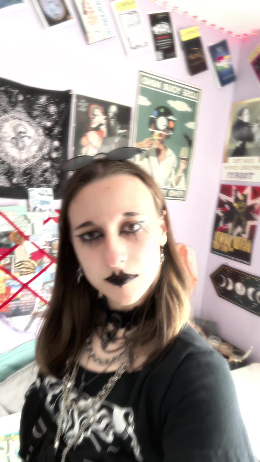 @💀