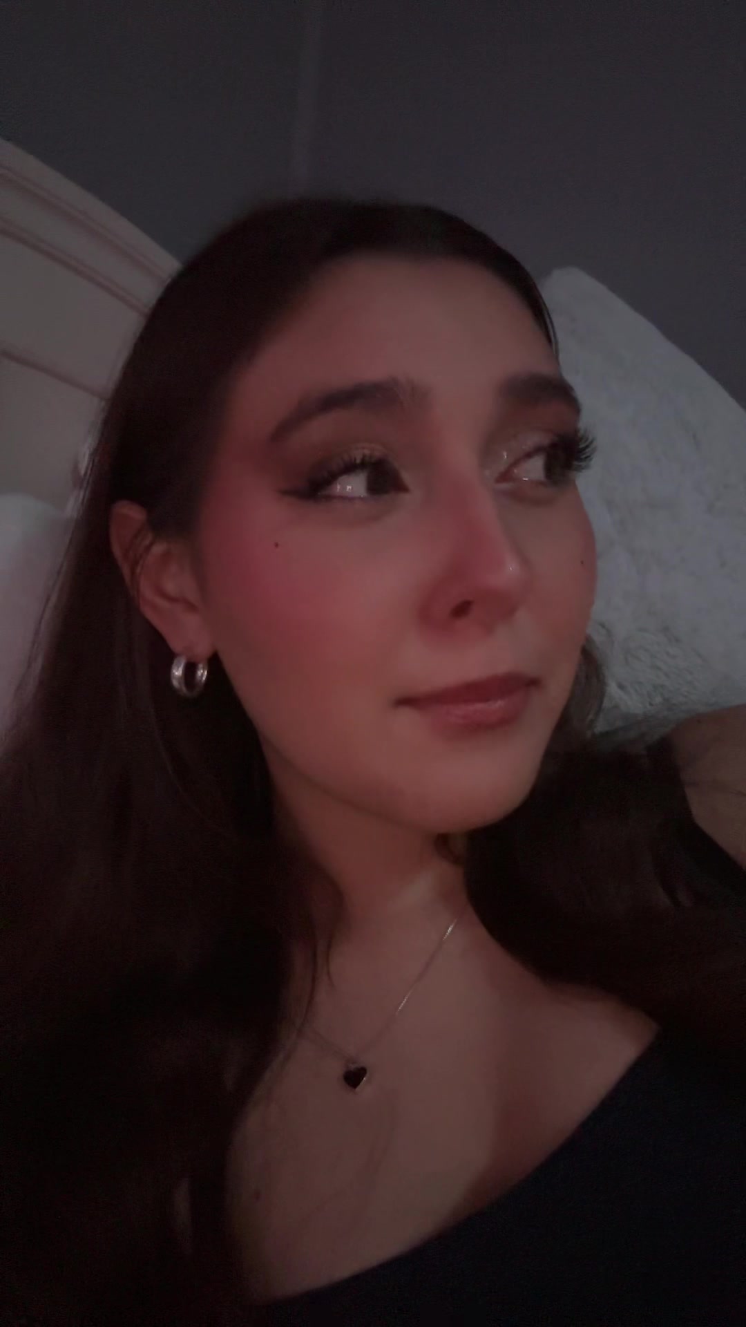 @:3