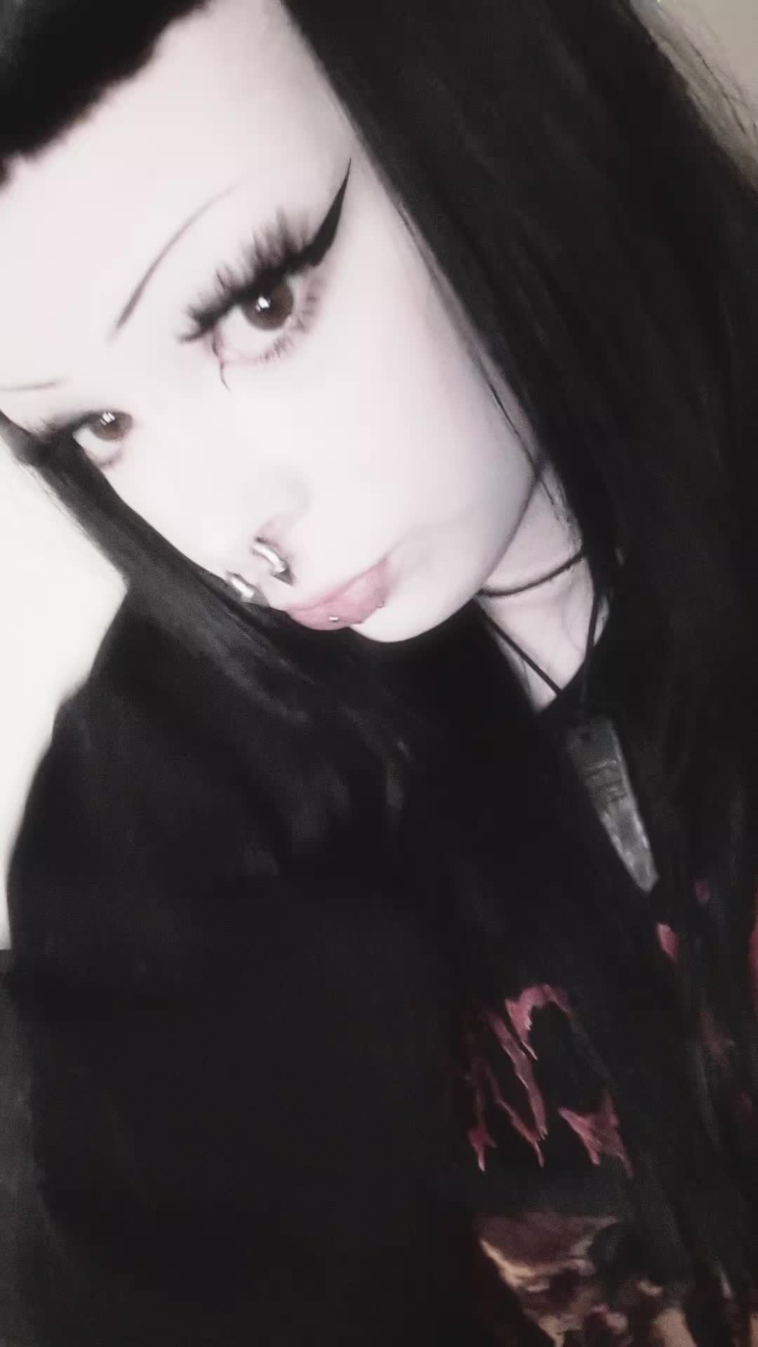 @horrorblompy