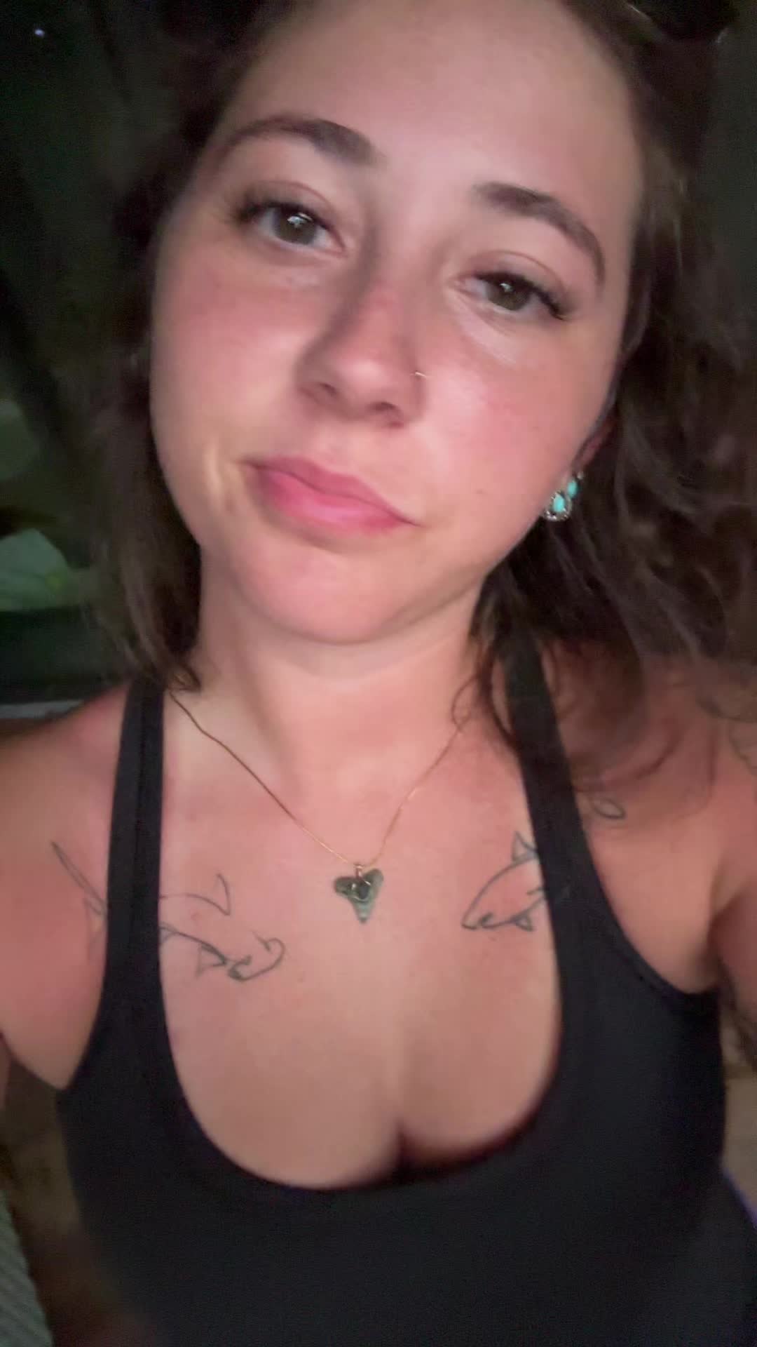 @🦈