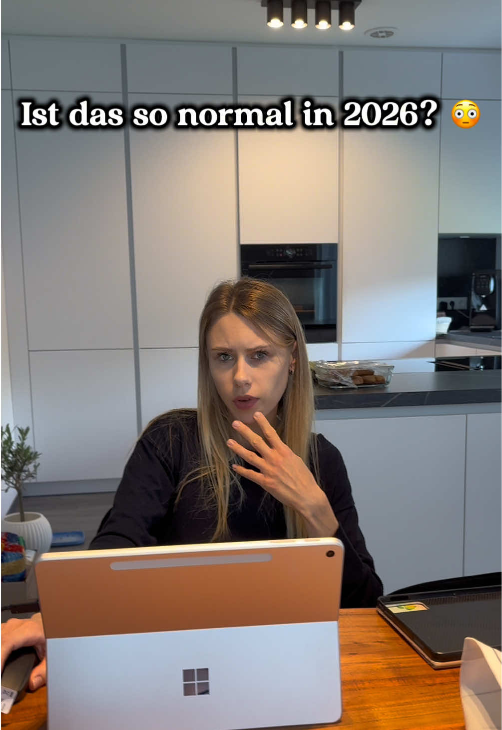 @ELLIOFFIZIELL