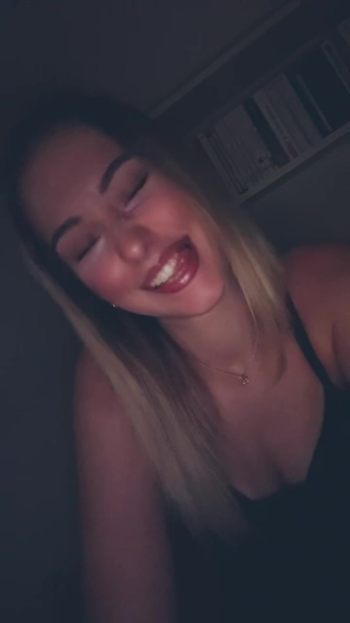 @𝕷𝕬𝖀𝕽𝕰