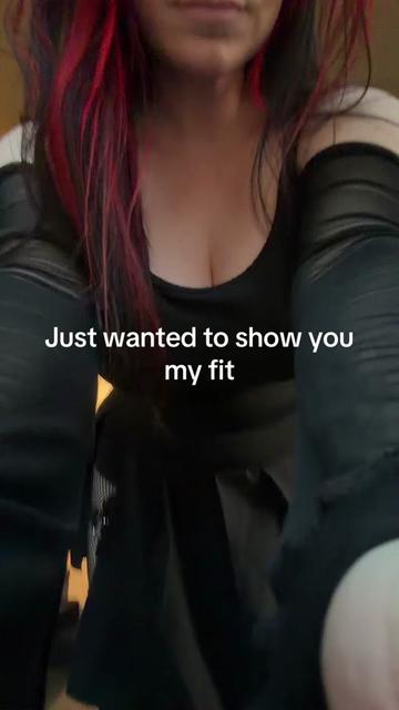 @curvyllama