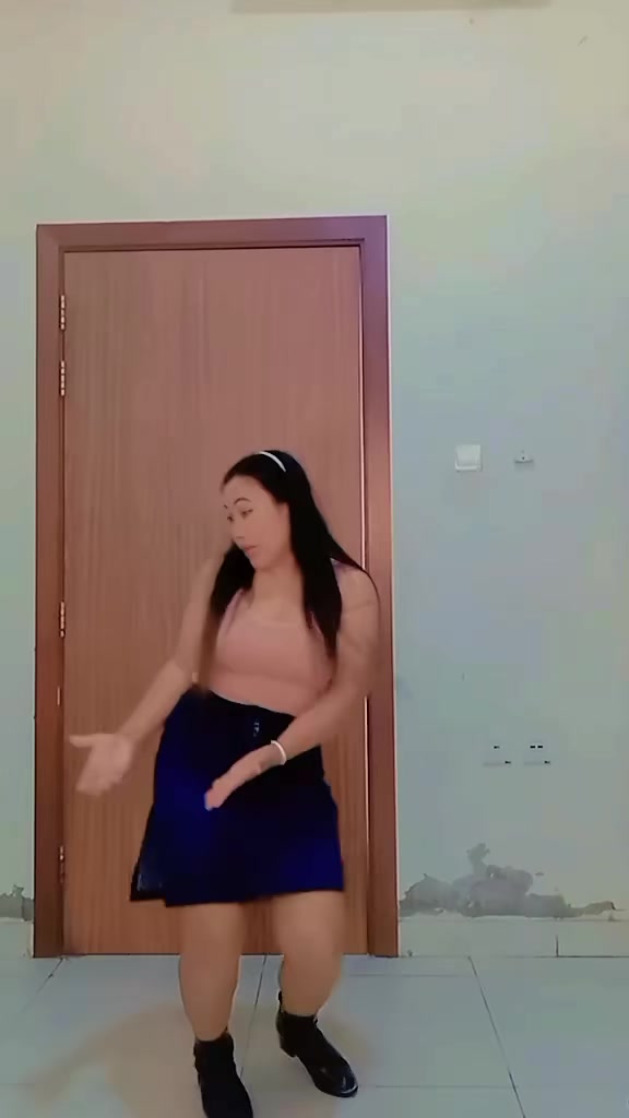 @❤ अनुष्मा भ्लोन ❤️