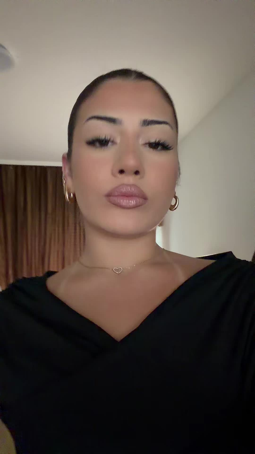 @Dilos