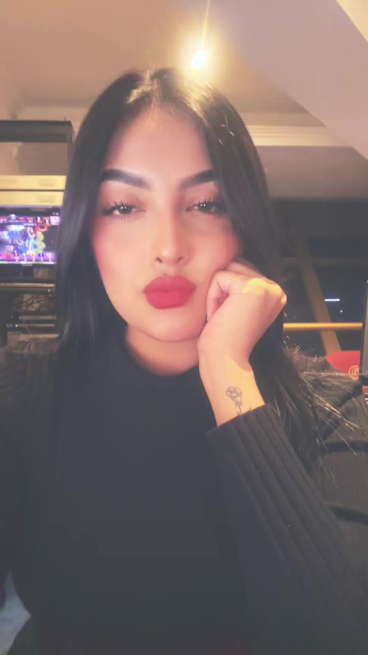 @anivaleencia