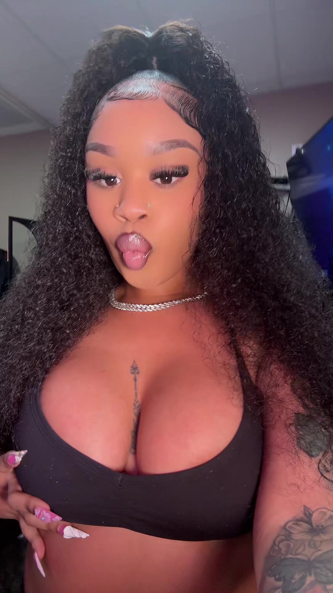@Mia🥰