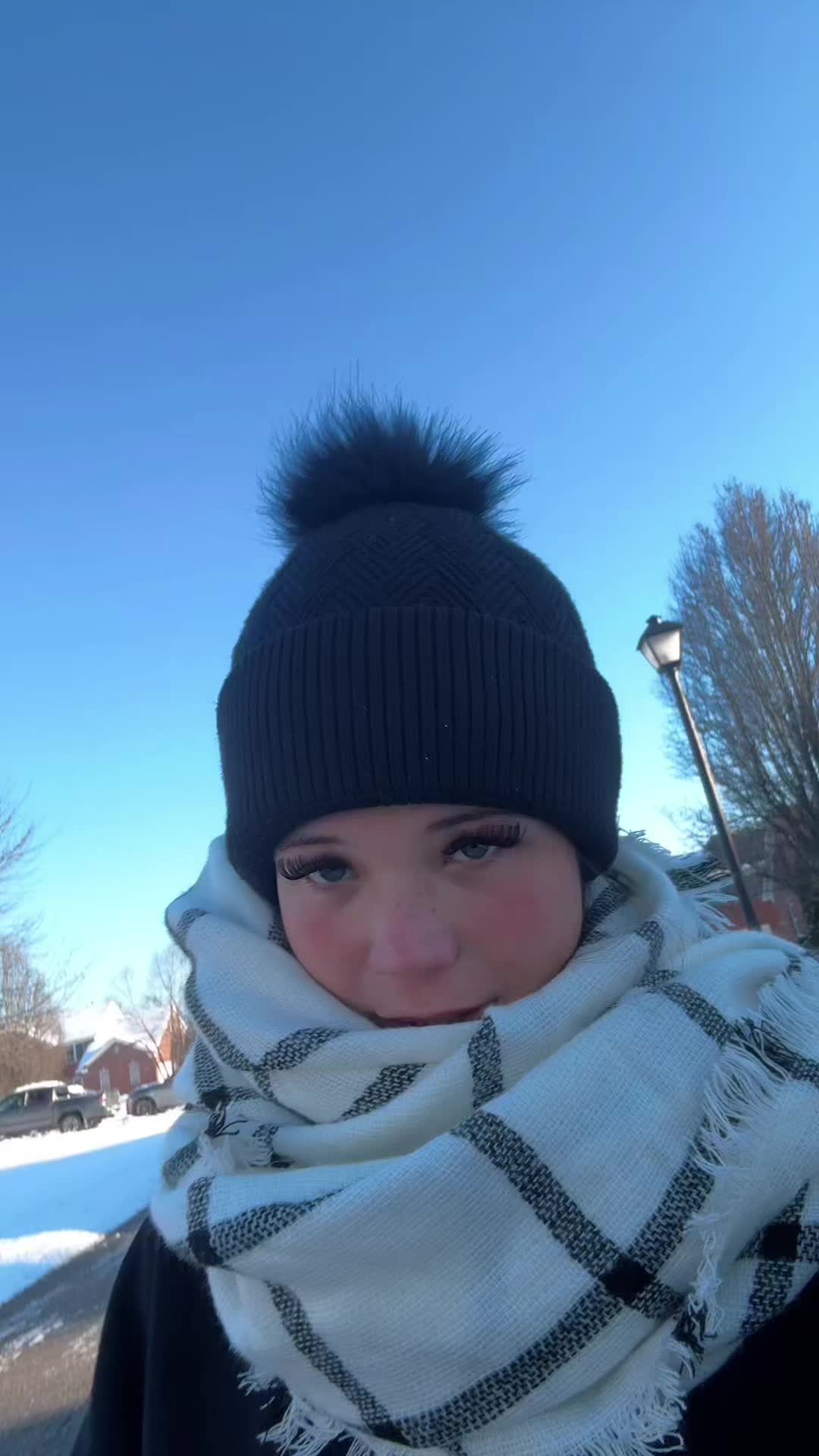 @lolagrace