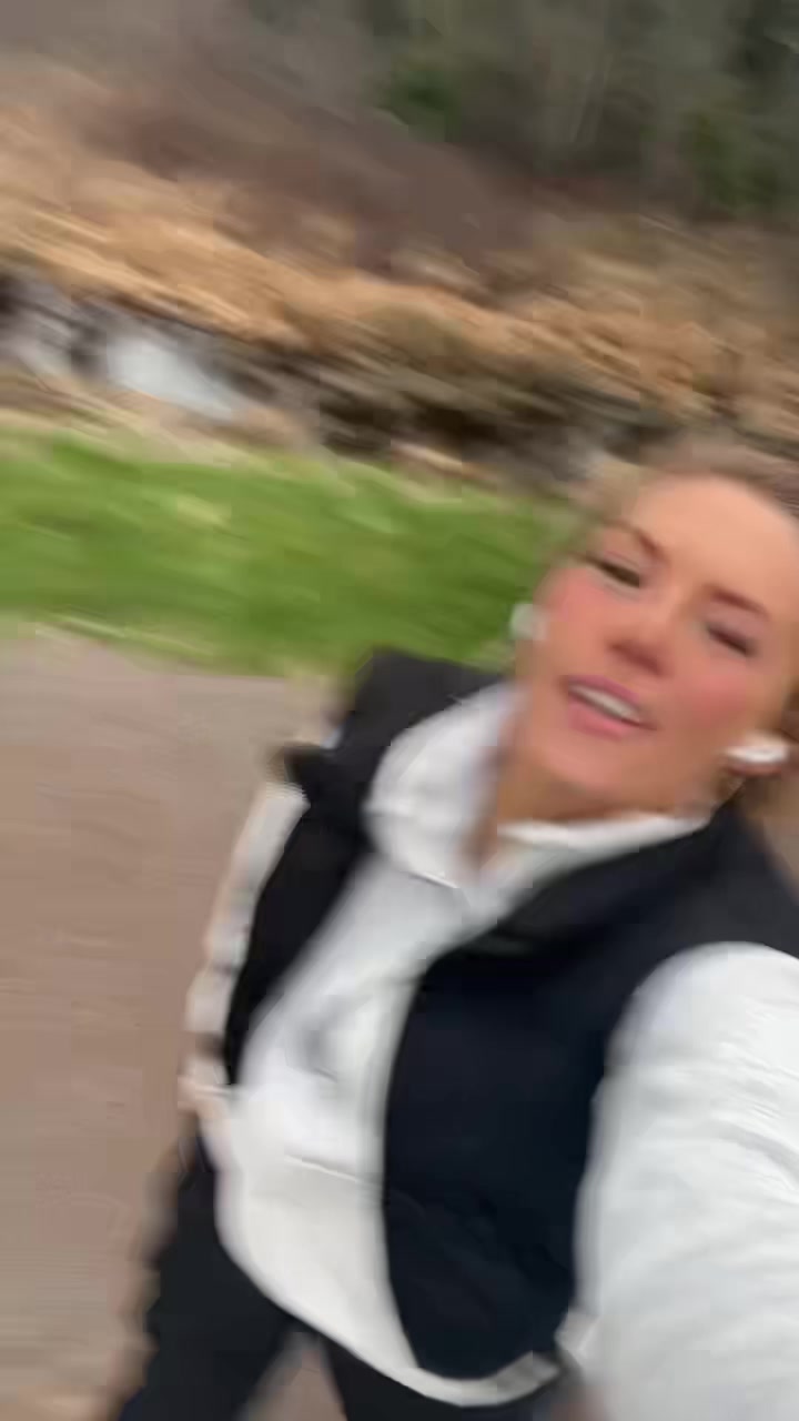 @cryssleb_
