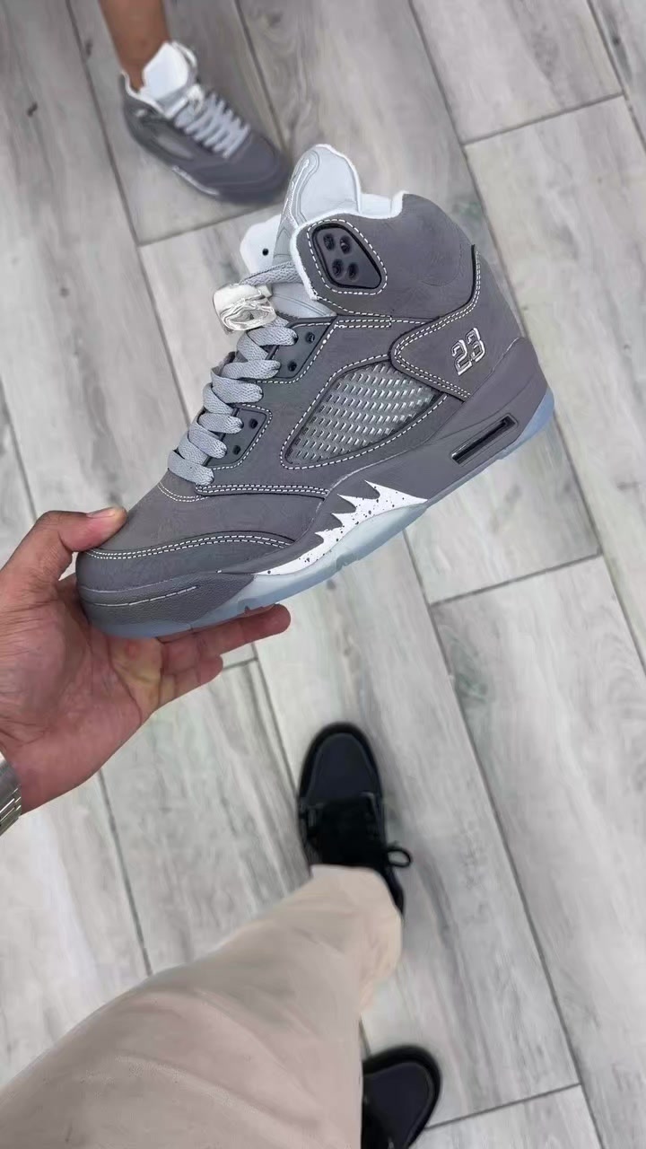 @Monarchy Sneakers