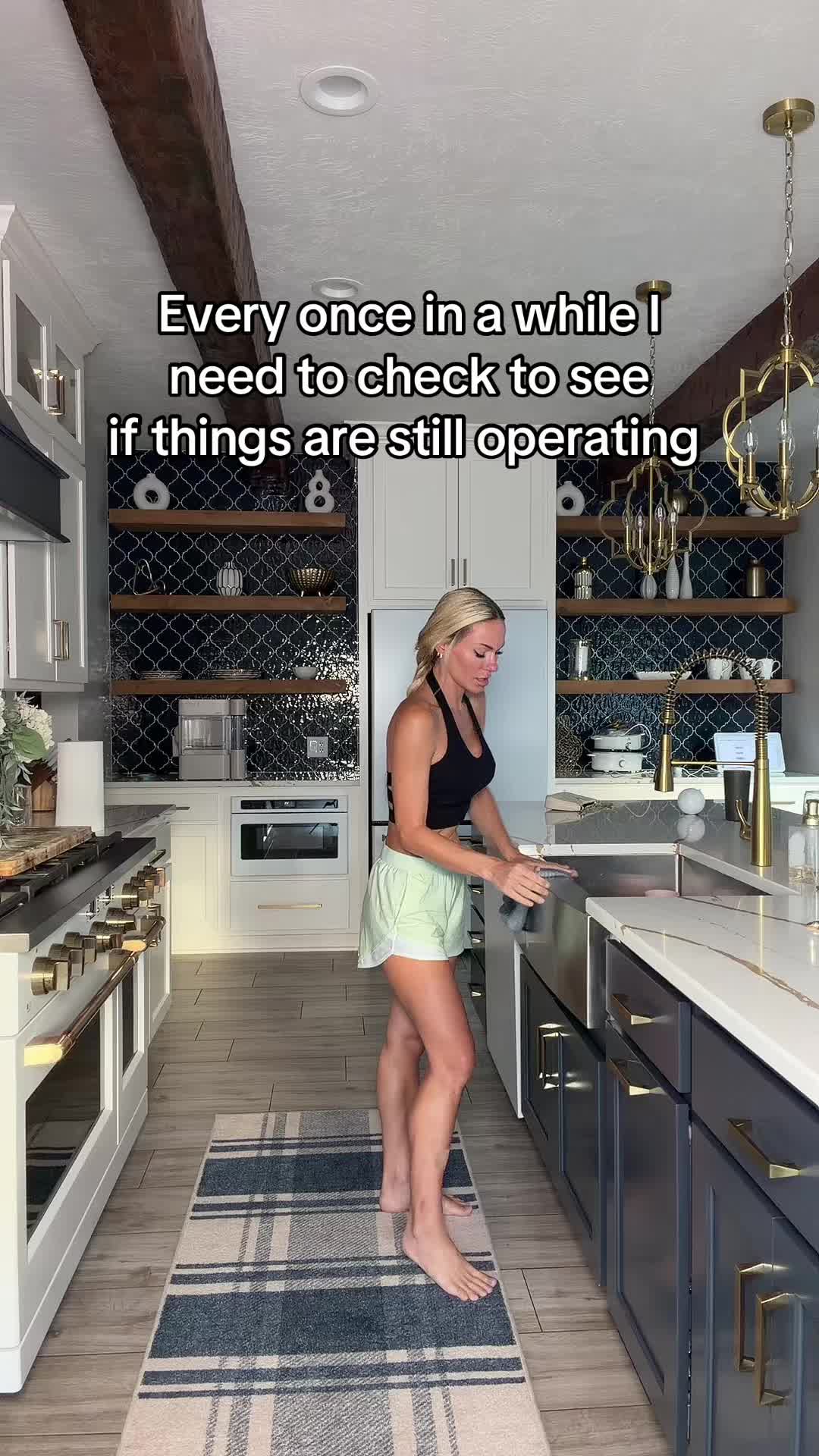 @Christina&bull;Wife&bull;Millennial Mom