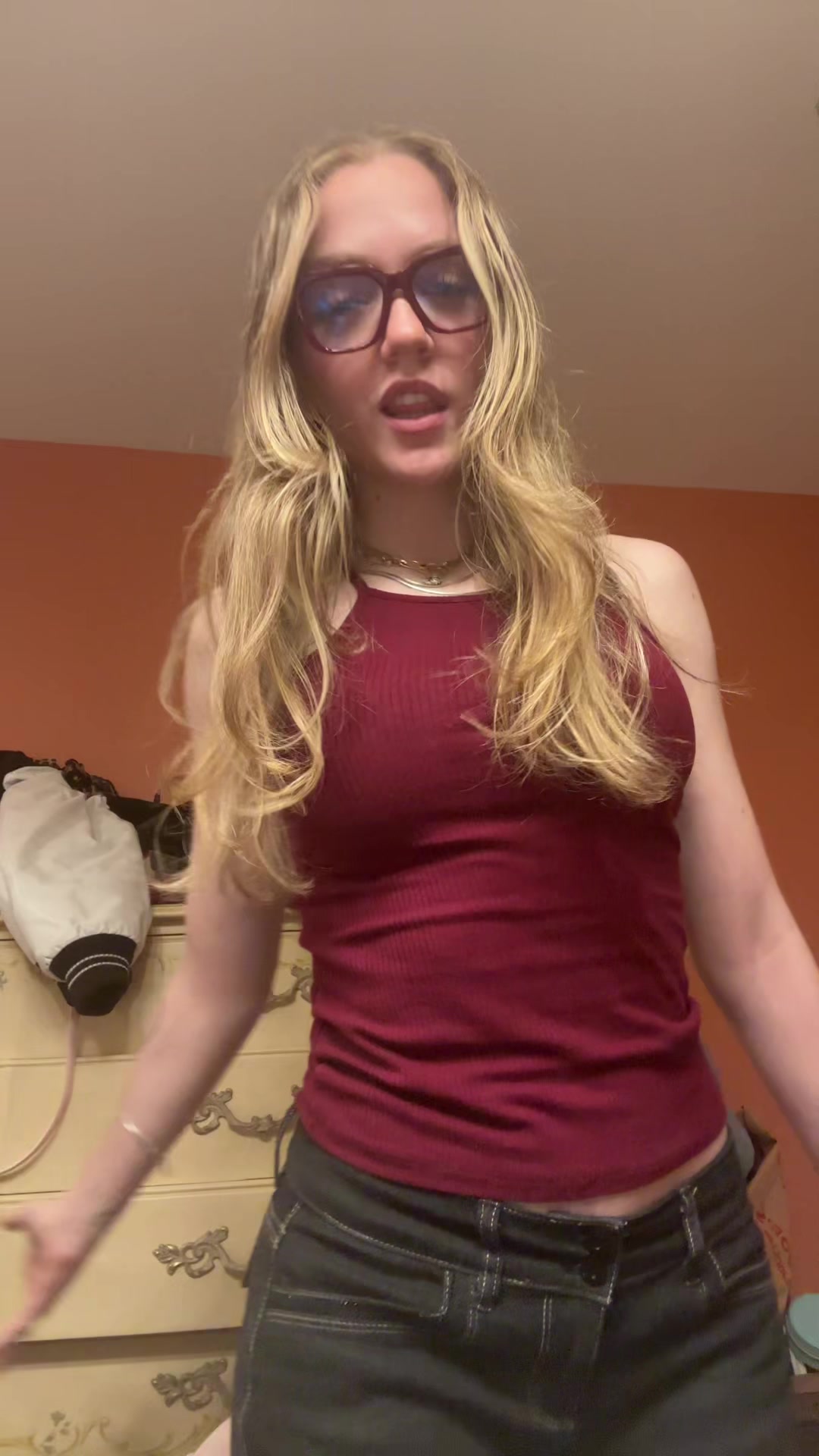 @yomamasofatsheatemyasss