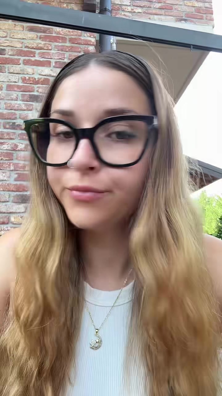 @Laaa_gio