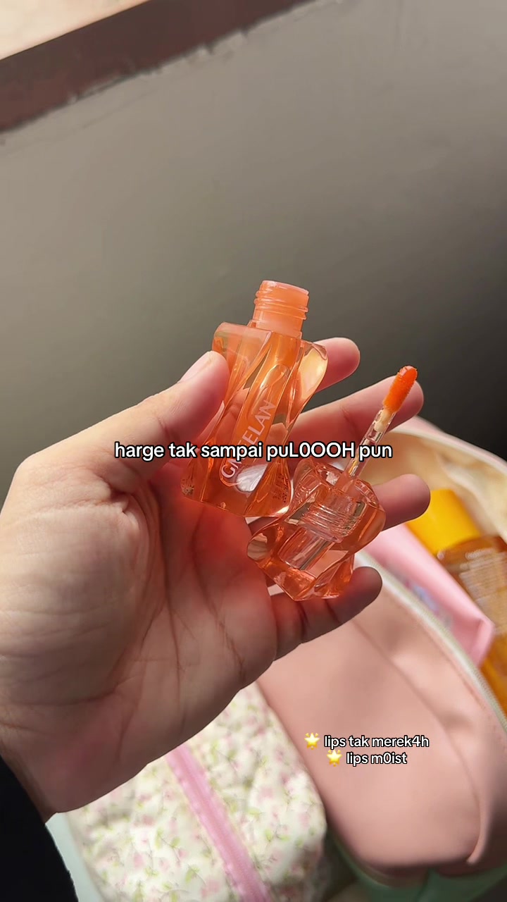 @dina ⋆˚𝜗𝜚˚⋆