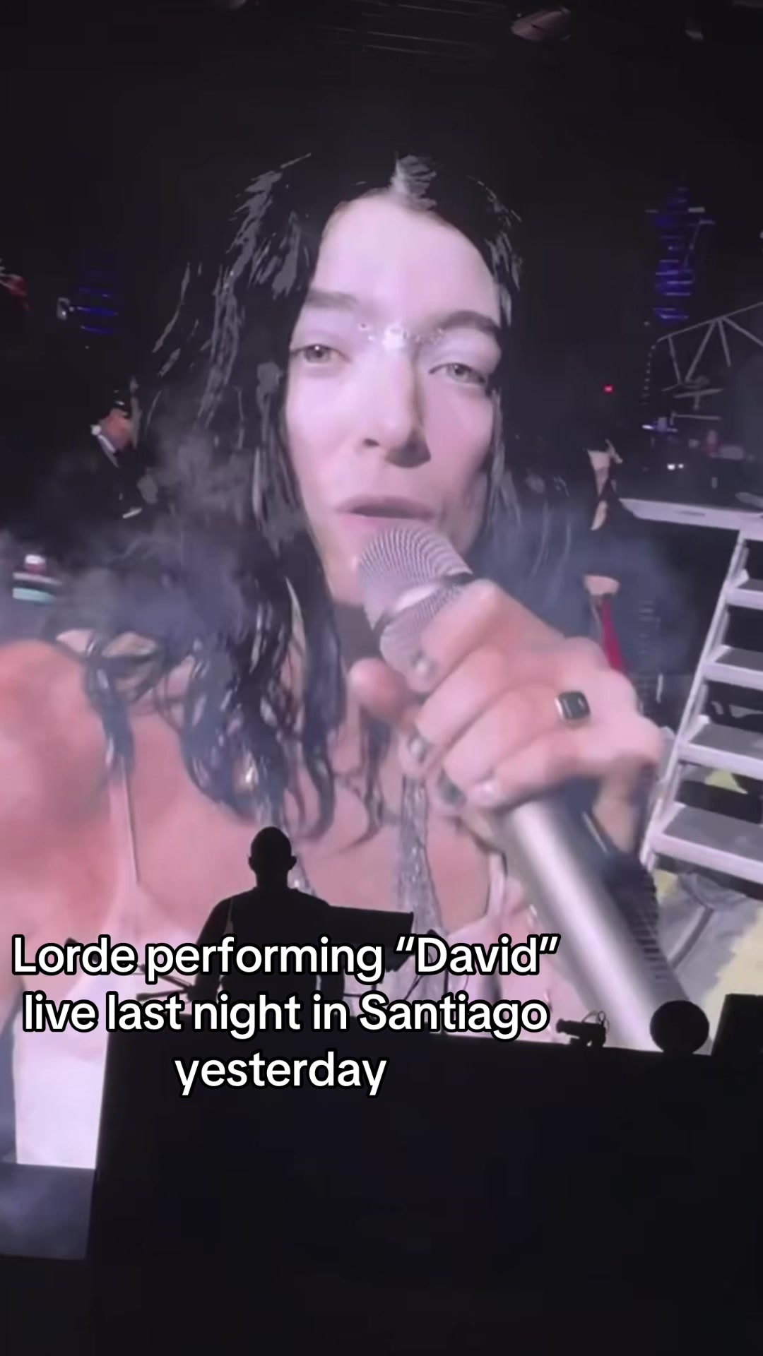 @Lorde Fanpage