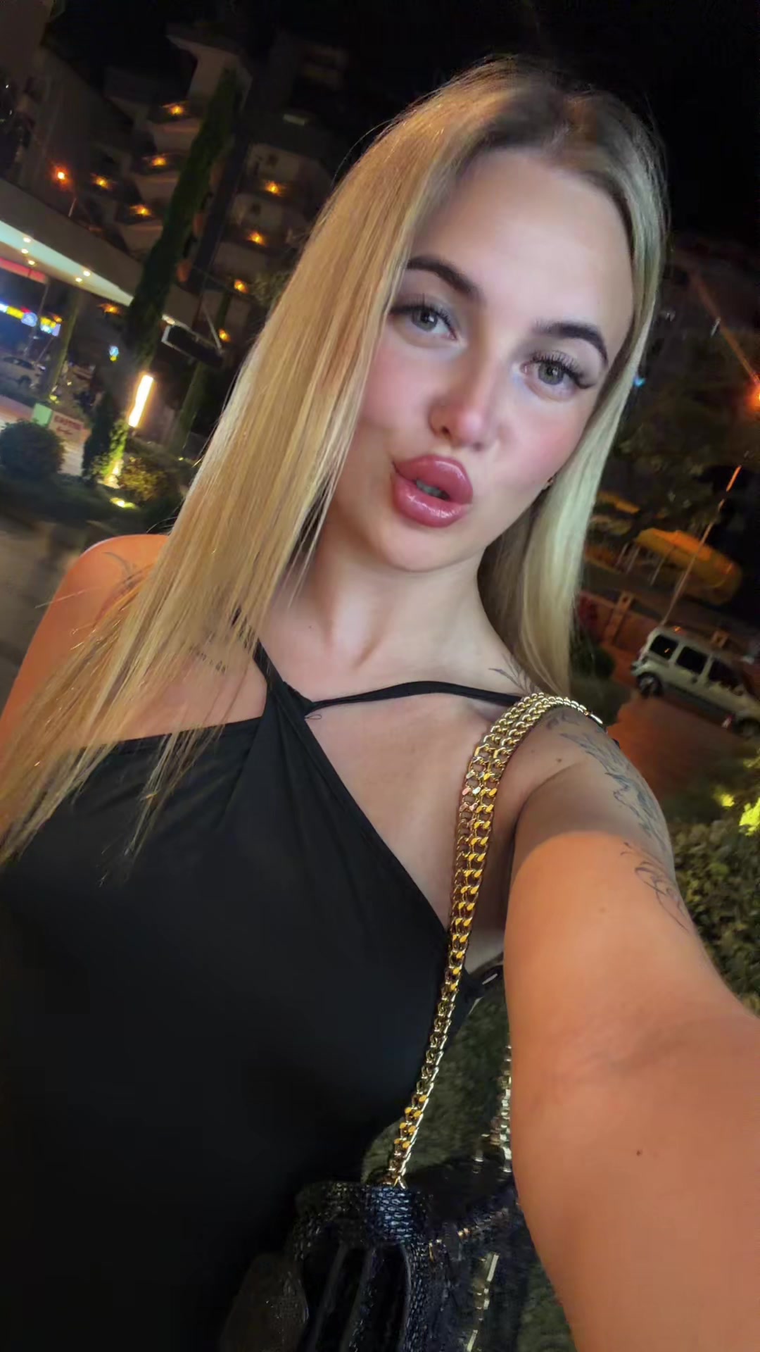 @BLONDY🕊️🤍