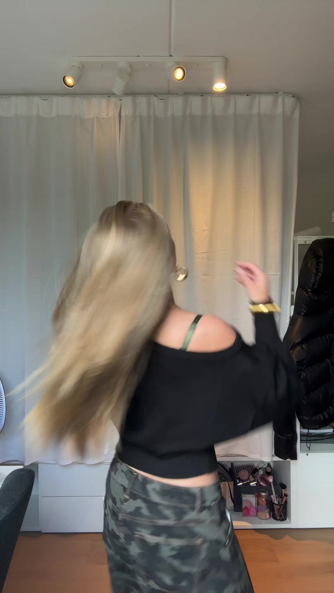 @isislinnemans