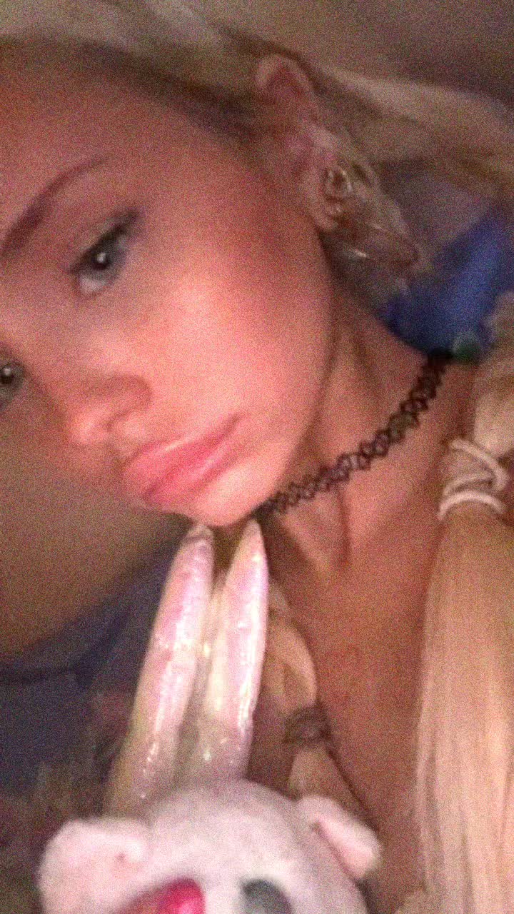 @👸🏼