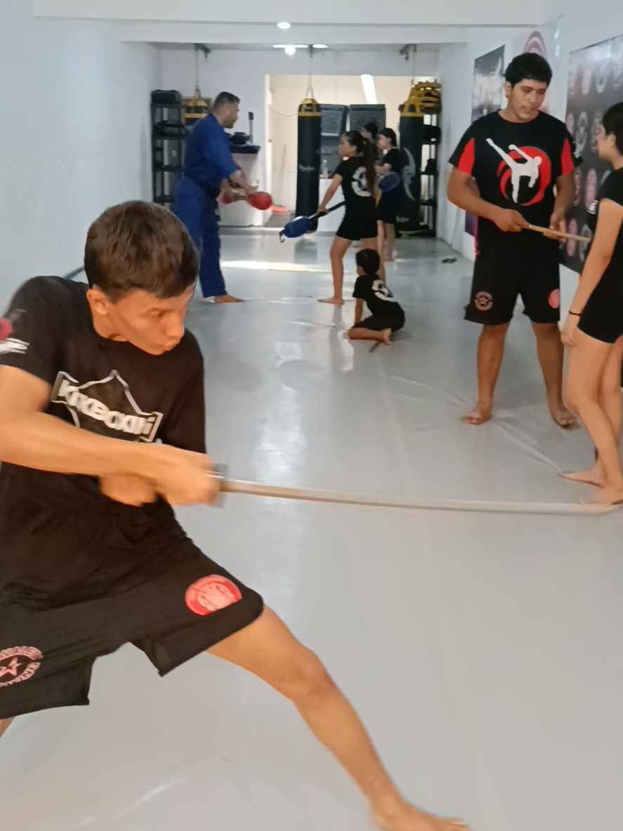 @ZavaletaKickboxing_mma