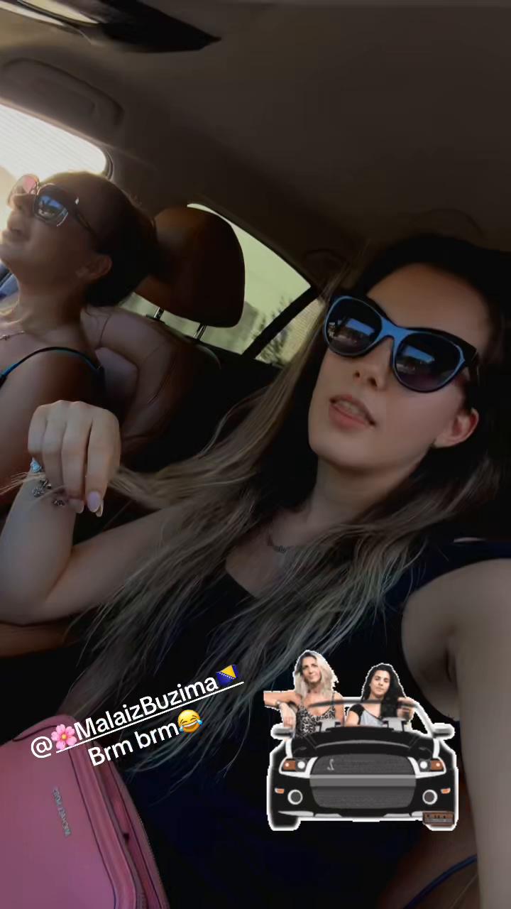 @Viktorija🍀