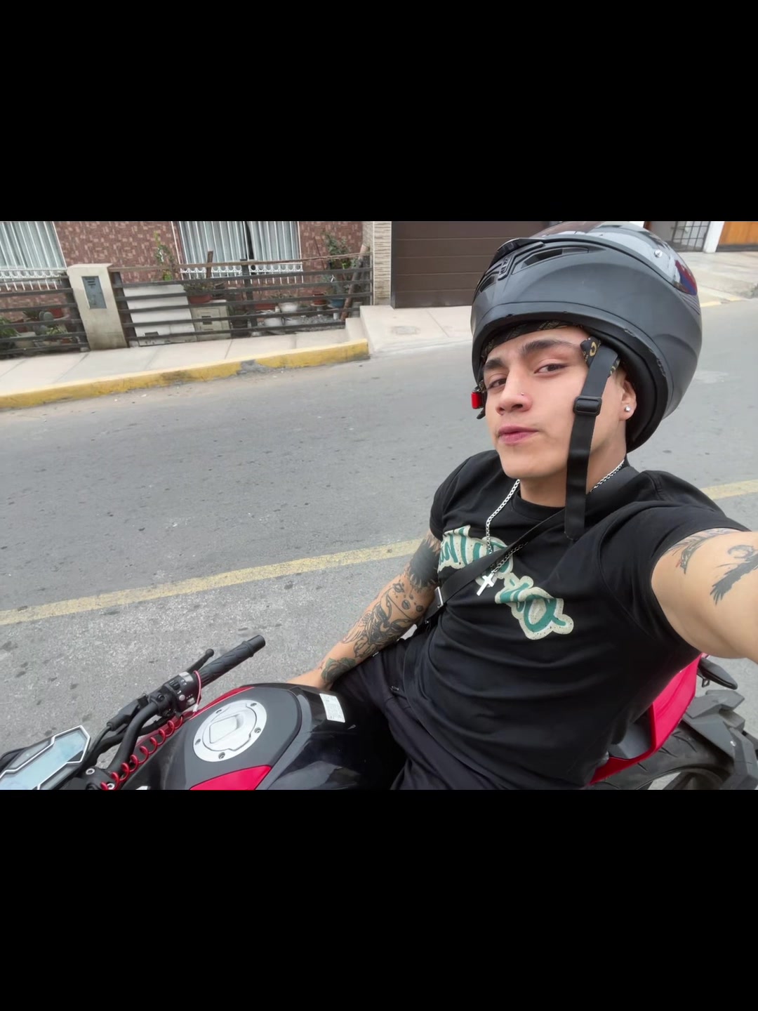 @Josueee_