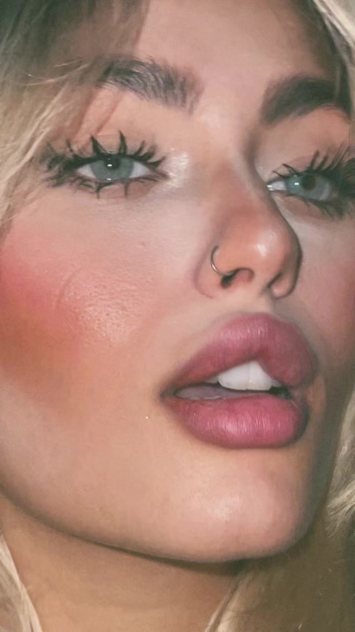 @rozhstorm