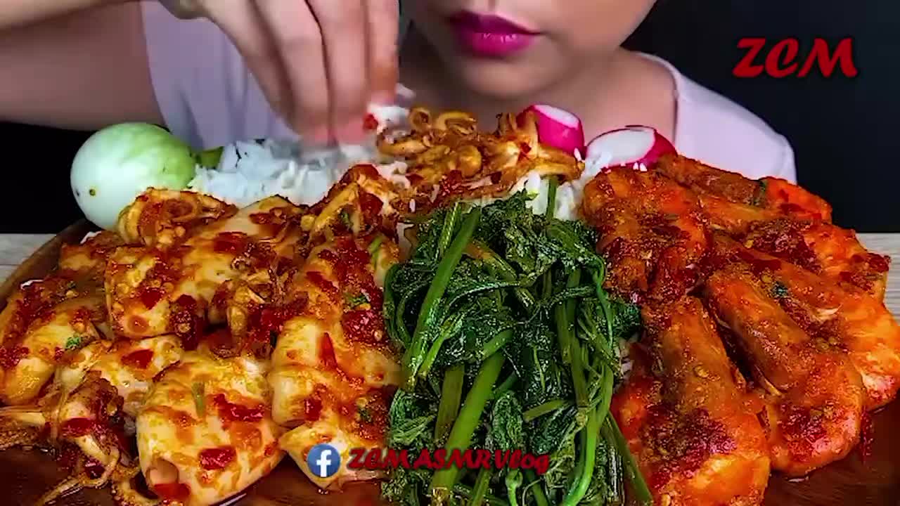 @NomNomDiaries