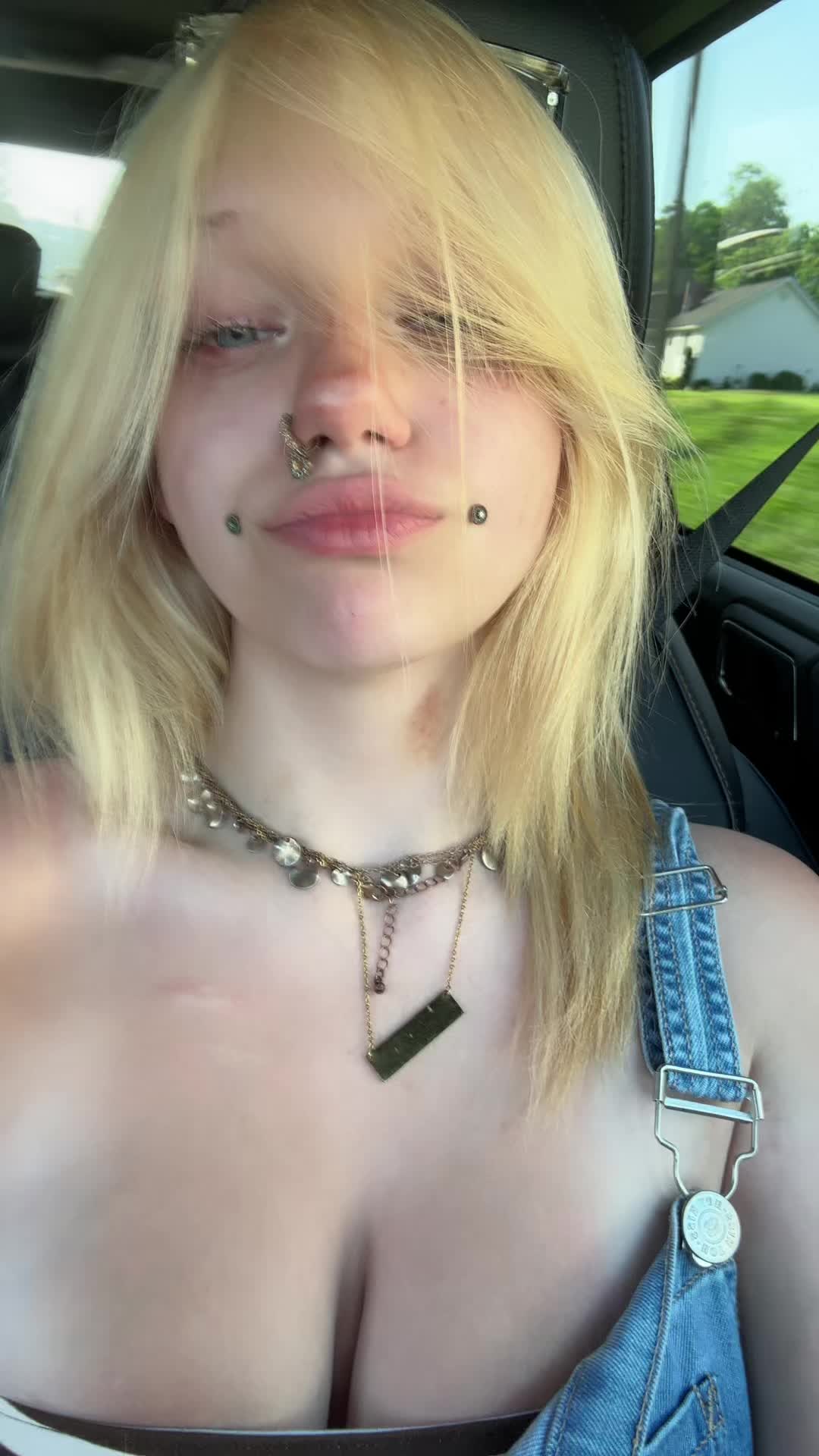 @🎭