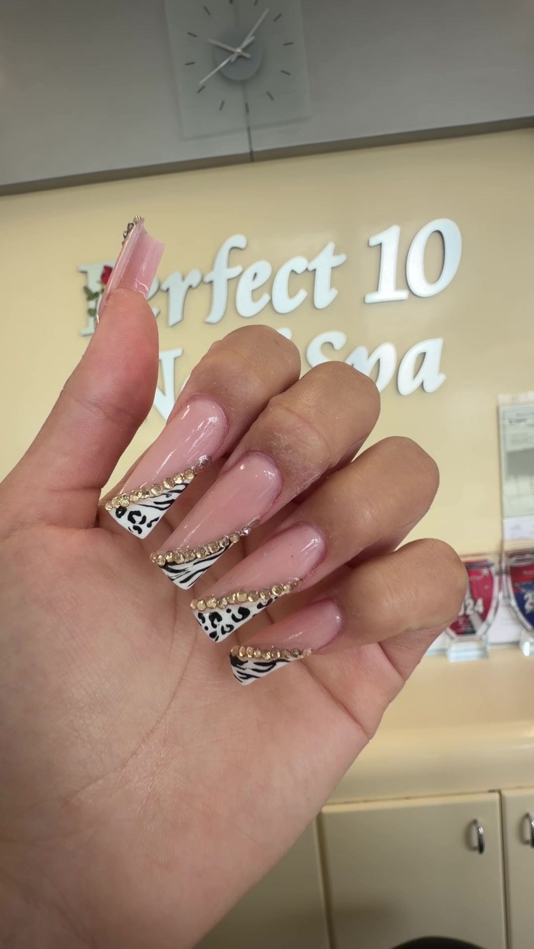 @Perfect10Nailspa