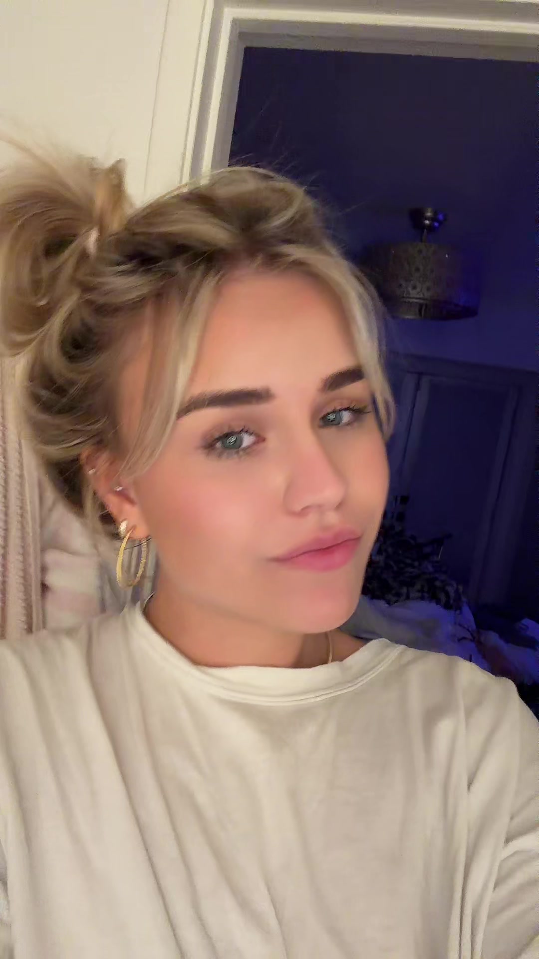 @TheElliemfLopez