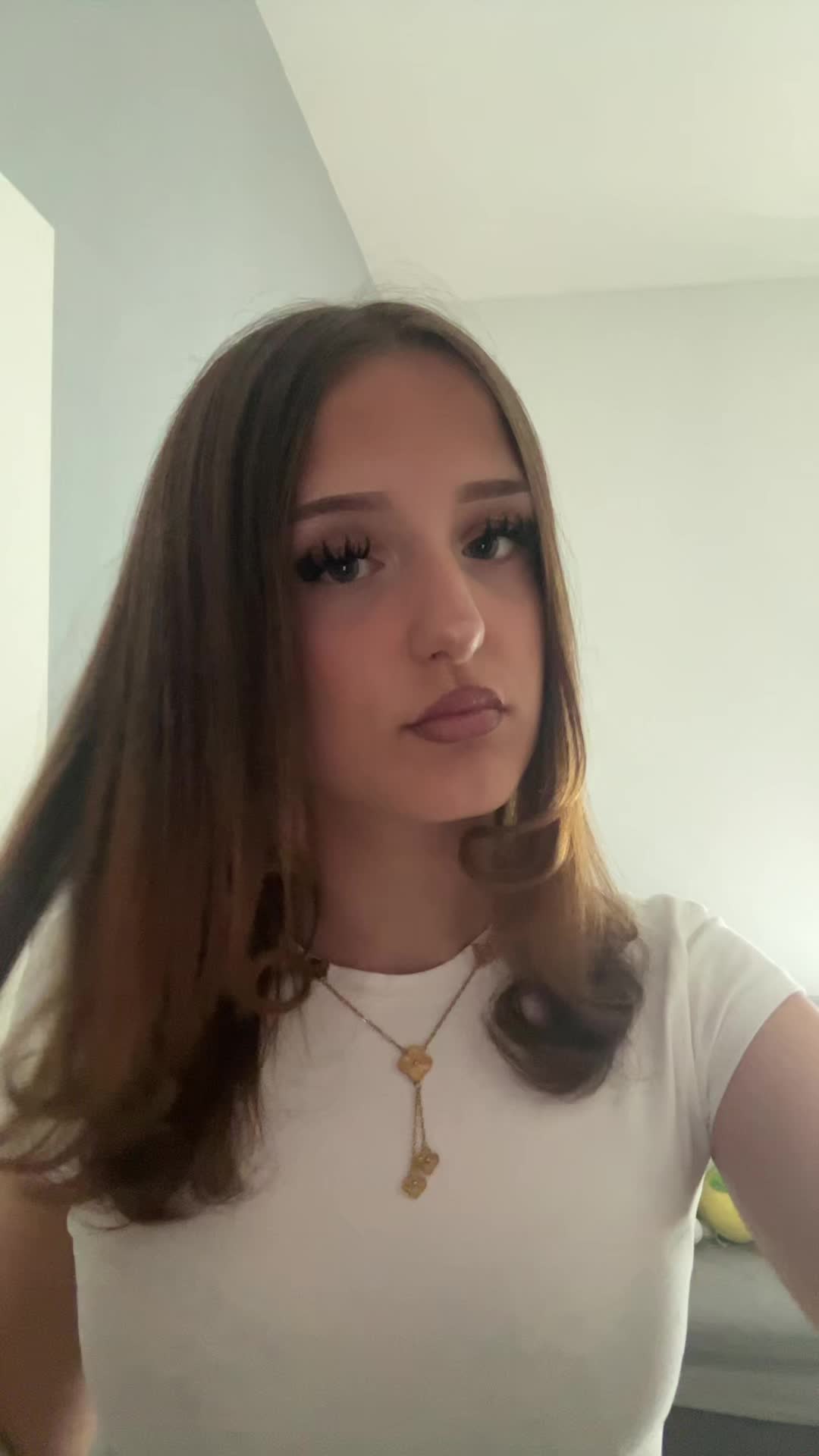 @👸🏽