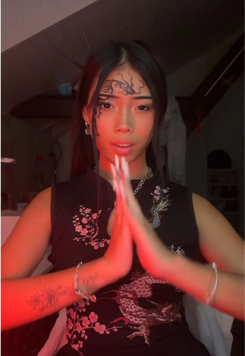 @𝘓𝘢𝘳𝘢 💕