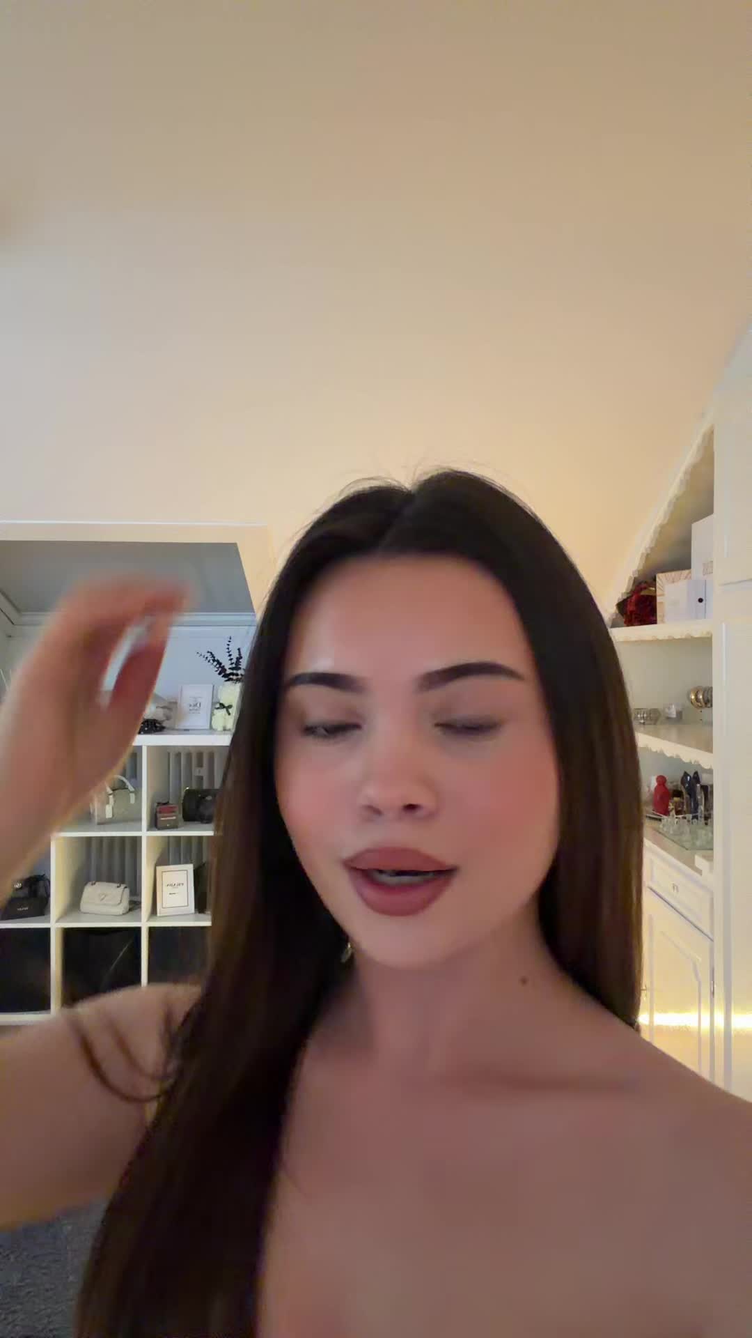 @𝐿𝑒𝑜𝑛𝑎🍓