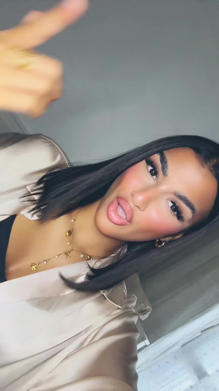 @𝐑𝐀𝐘𝐀.𝐁𝐋𝐊🥂
