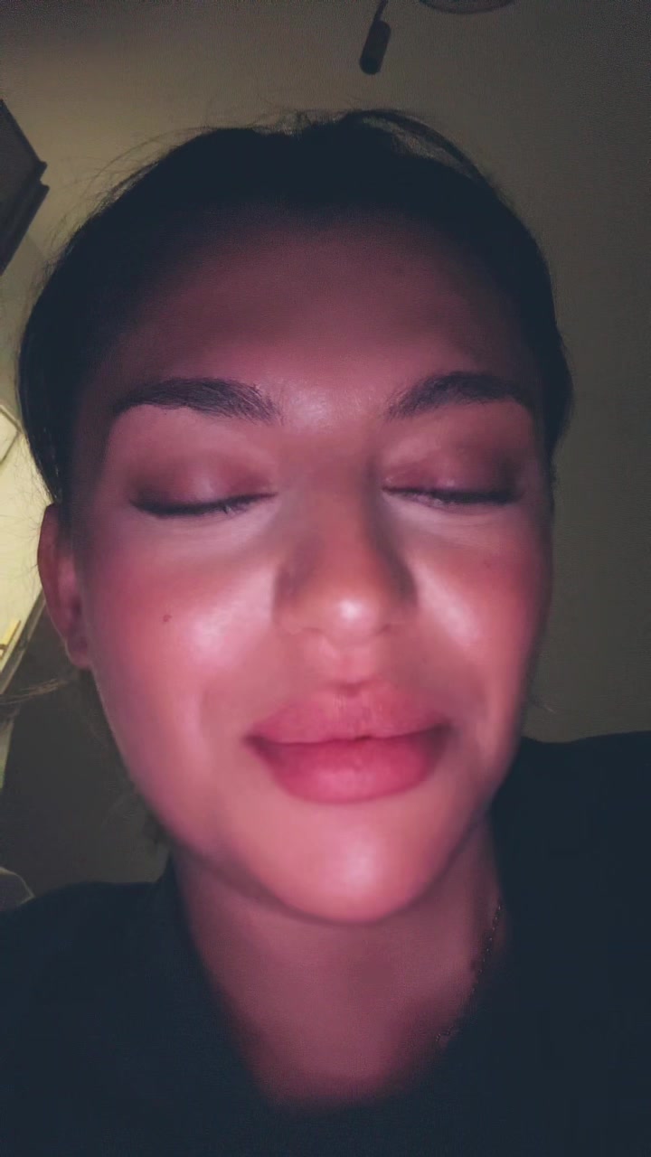 @MiraBks