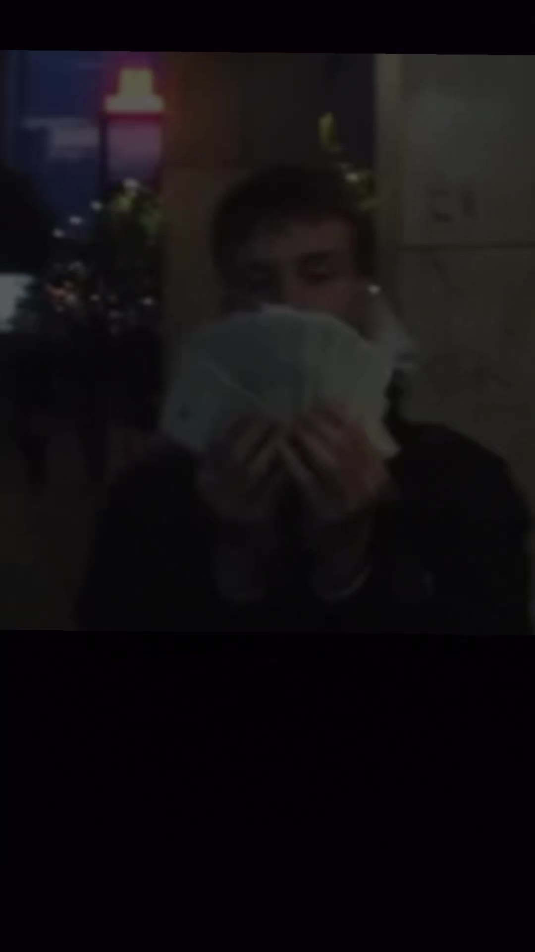 @adiszz