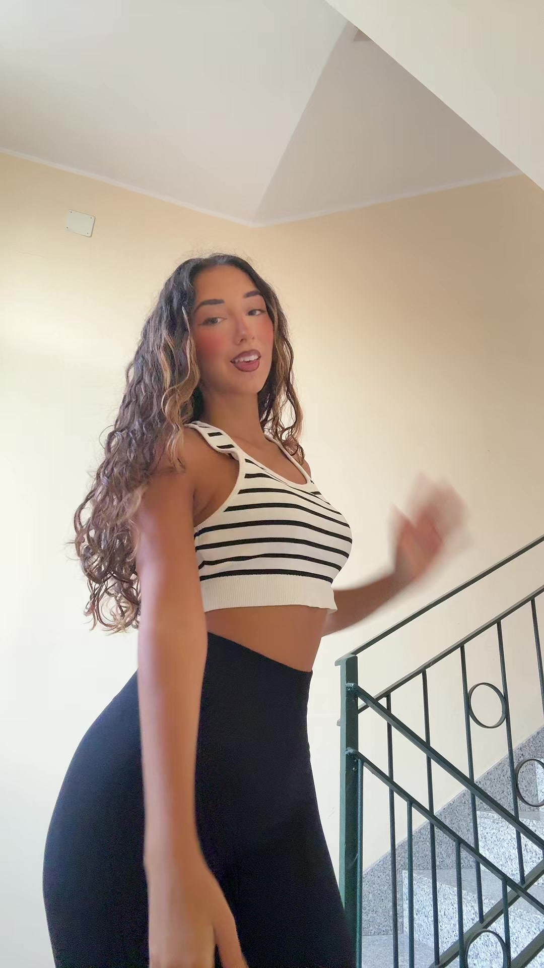 @elle_v_1