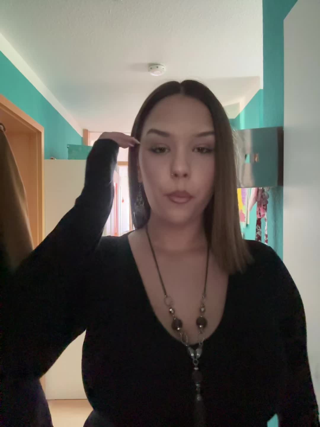 @Николь