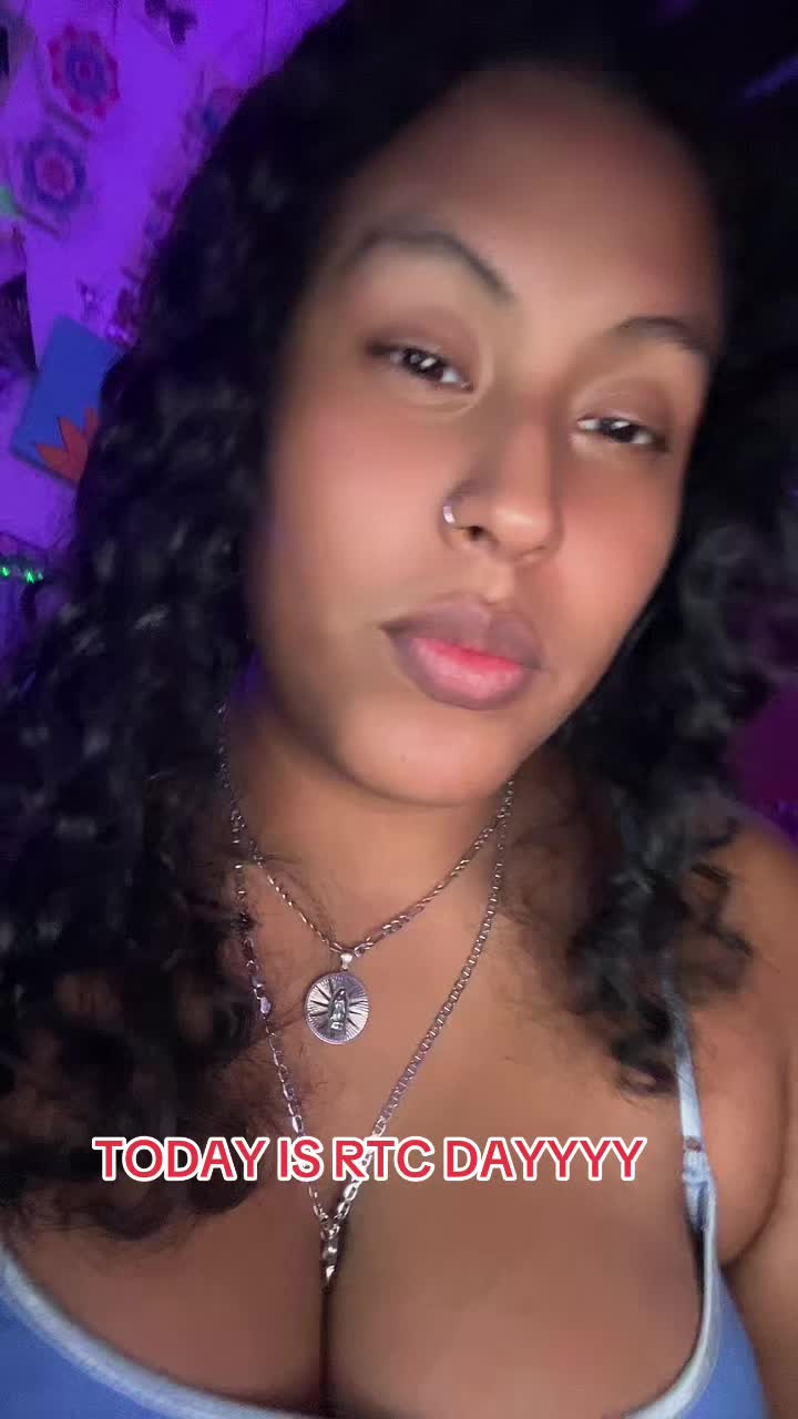 @Ley💜