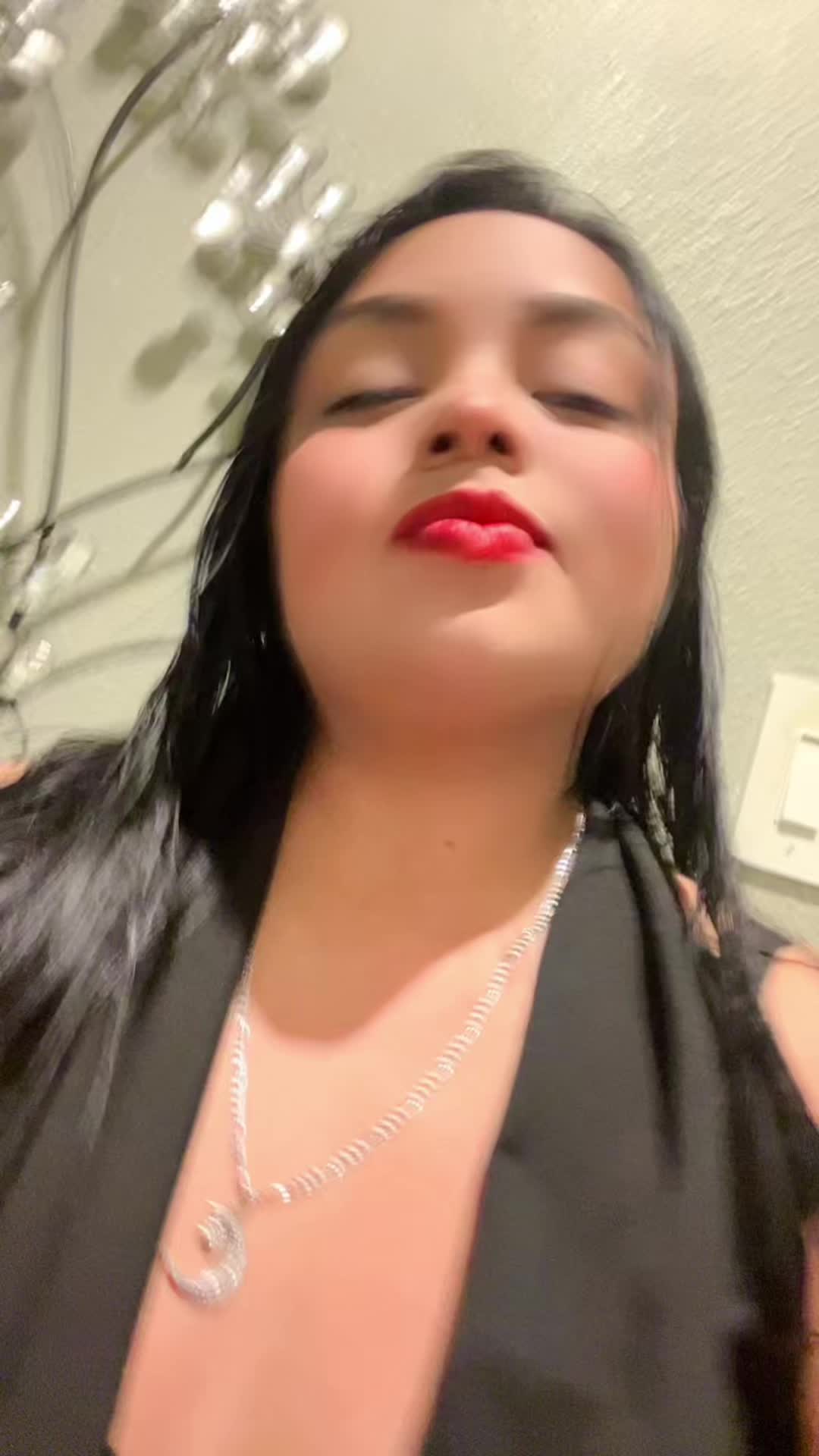@yoliespinal