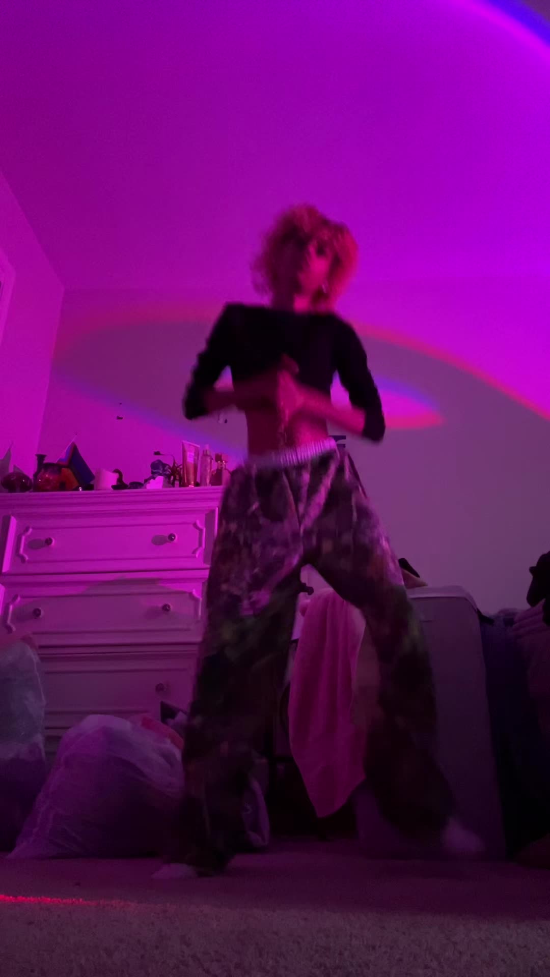@nosmilingnini