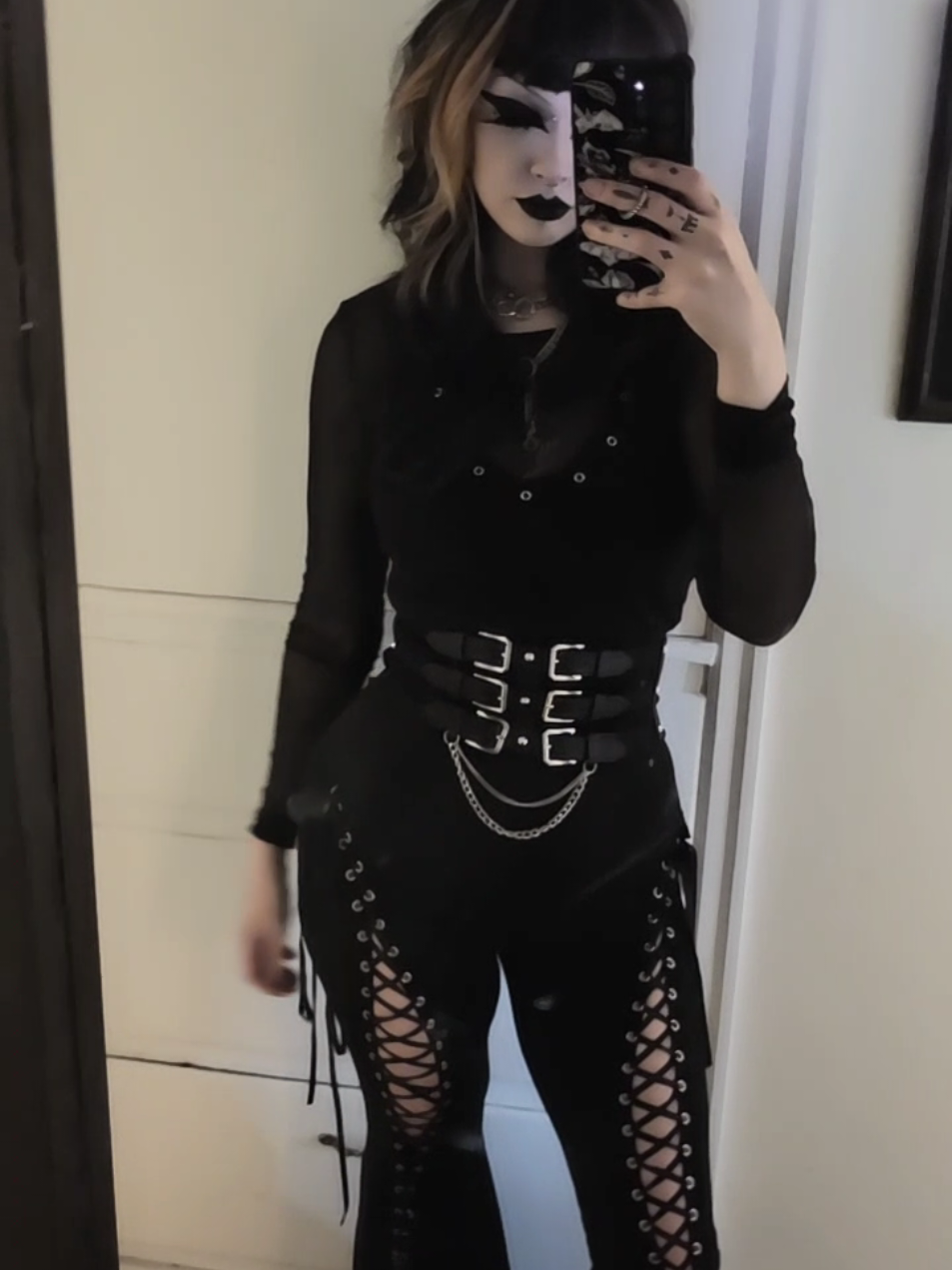 @꧁ ༺ 𝖍𝖆𝖎𝖑𝖊𝐲 ༻ ꧂