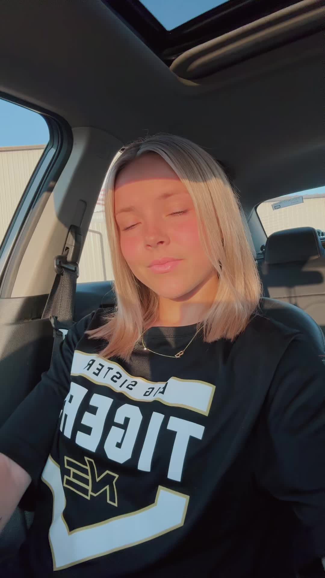 @_jazzie_burnett_