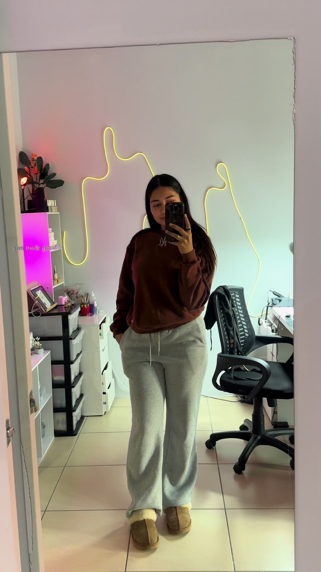 @TIPZYNAILZZ