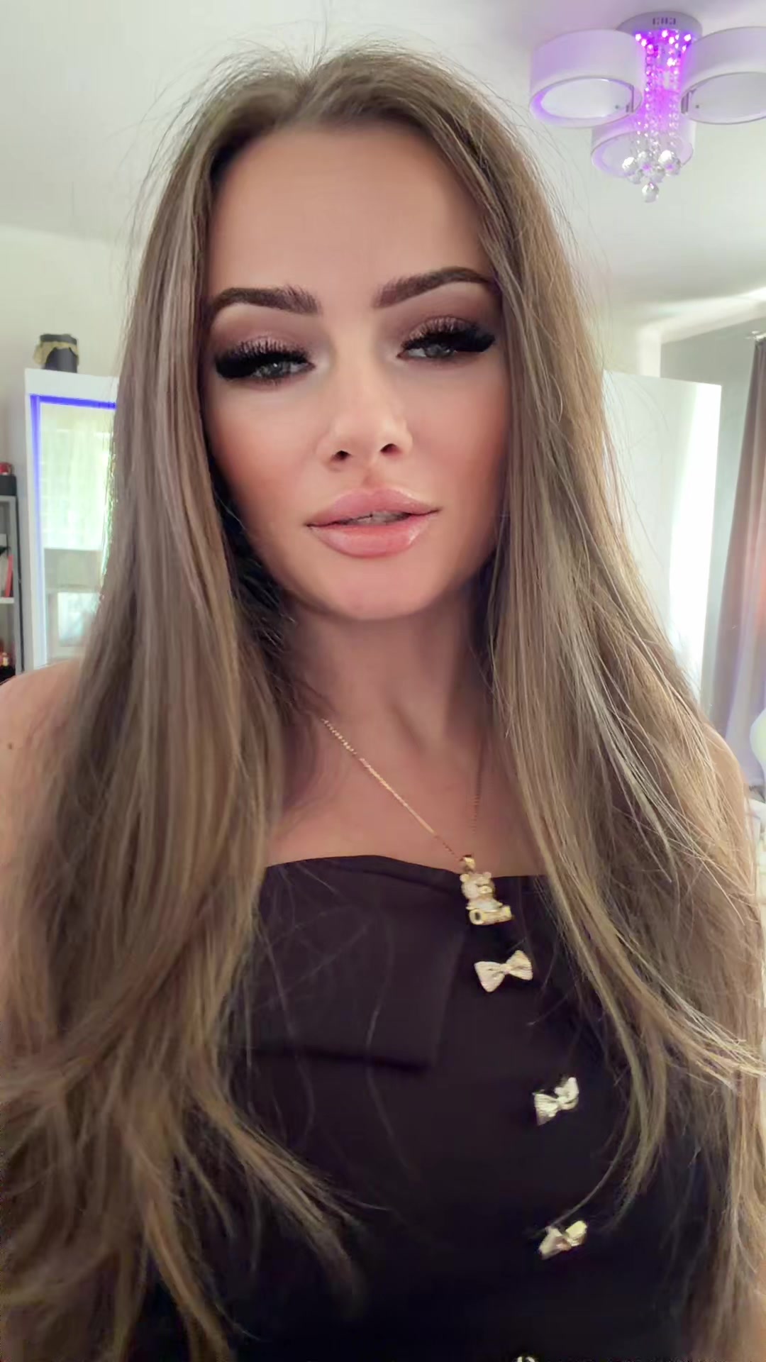 @💎🄰🄽🄶🄴🄻💎